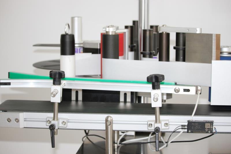 ALB-320 (Desktop Fixed Point Round Bottle Labeling Machine)