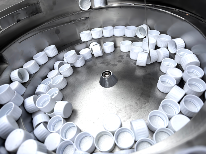 Double track filling top cap screw cap aluminum foil sealing line