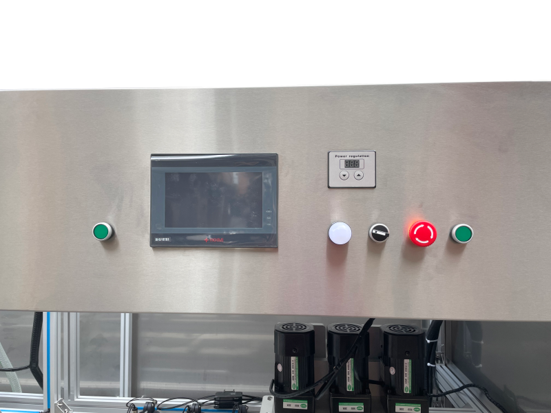 Self-supporting bag three-head cabinet filling machine